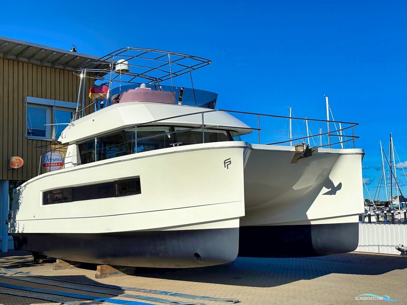 Fountaine Payot Motorcatamaran MY 37 Motorbåt 2018, med Volvo motor, Tyskland