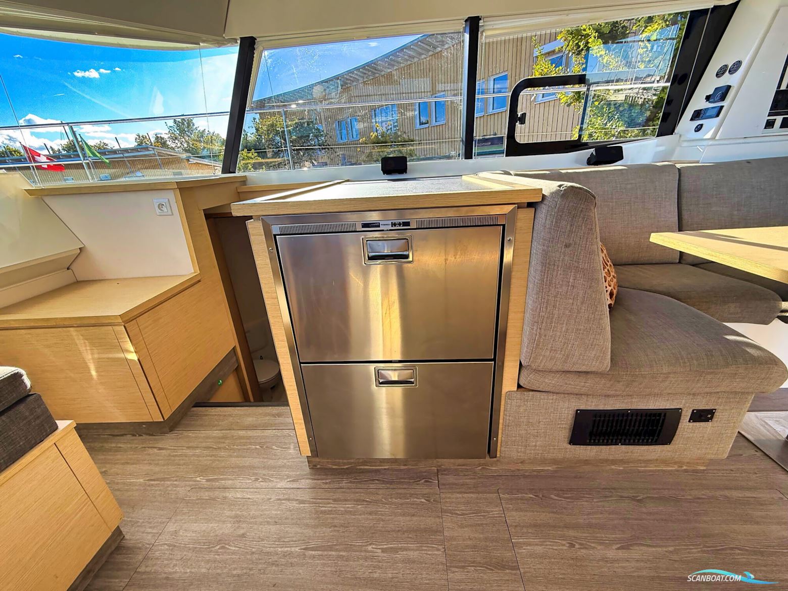 Fountaine Payot Motorcatamaran MY 37