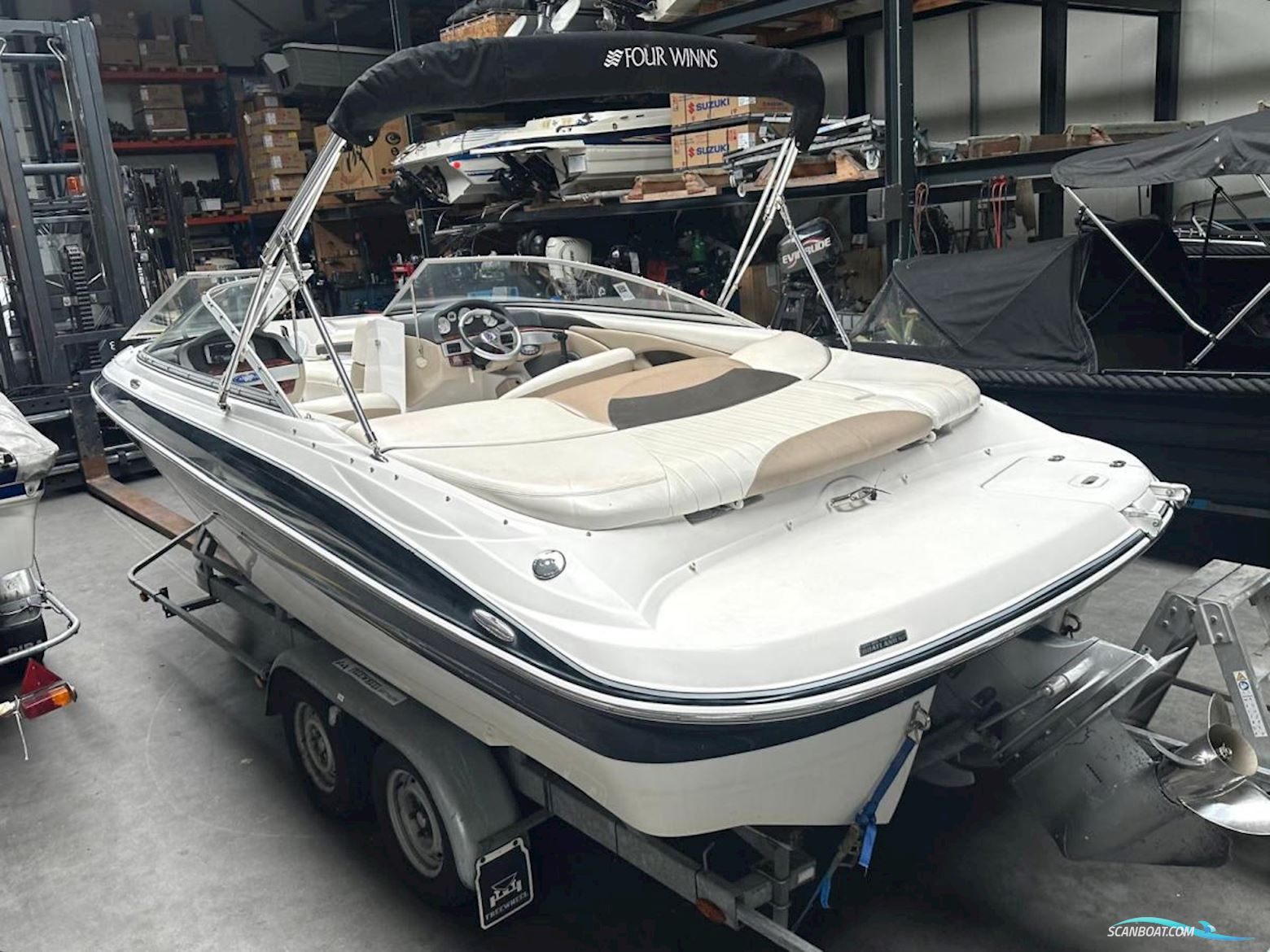 Four Winns  200 Horizon Bowrider