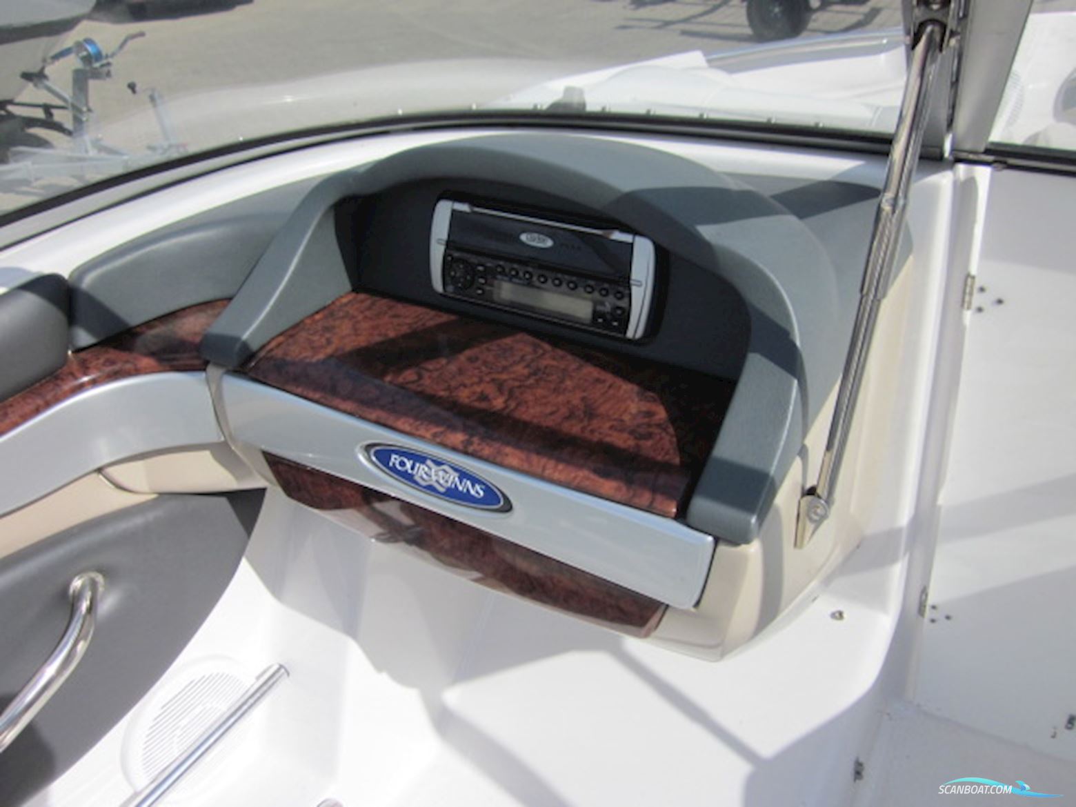 Four Winns 200 Horizon Bowrider