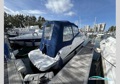 Four Winns 248 Vista Motorbåt 2004, med Volvo Kad 32 motor, England