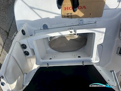 Four Winns 258 Vista Motorbåt 2005, med Volvo Penta 5.7 motor, Holland
