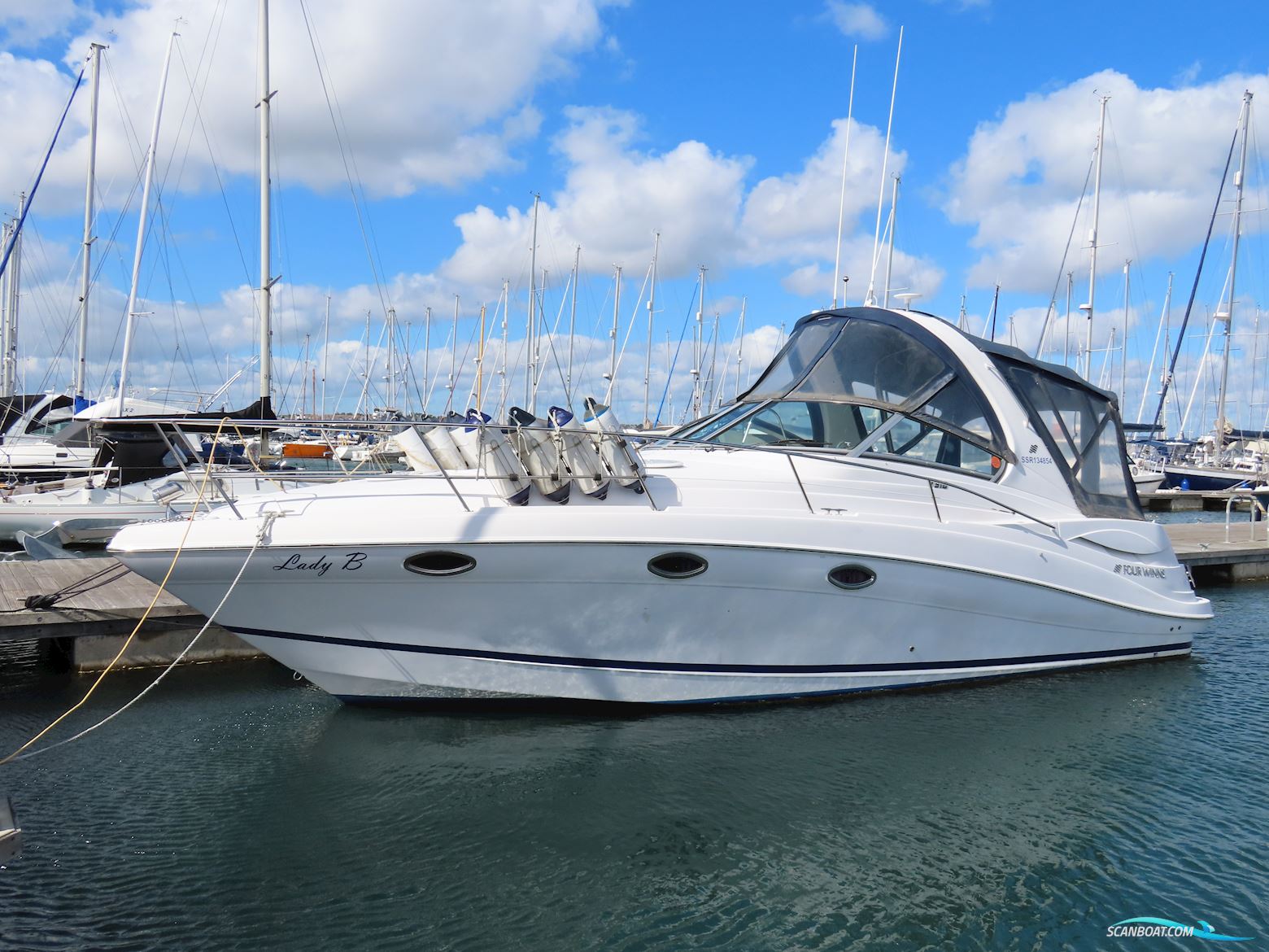 Four Winns 318 Vista Motorbåt 2008, med Volvo Penta motor, England
