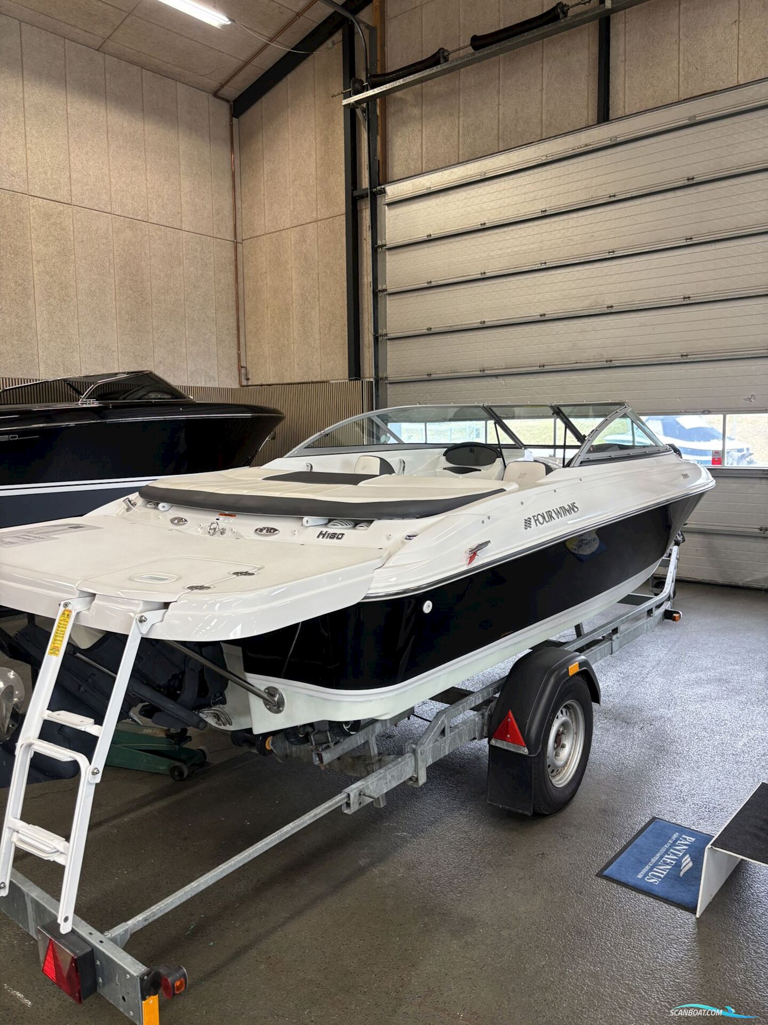 Four Winns H2011 –