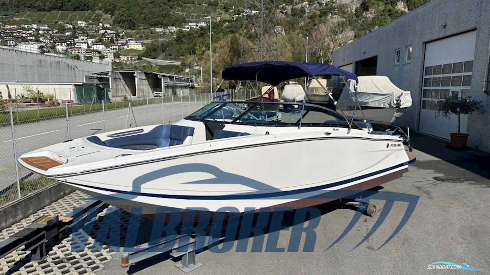 Four Winns SL 262 Motorbåt 2014, med Volvo Penta 8.1 Gi motor, Schweiz