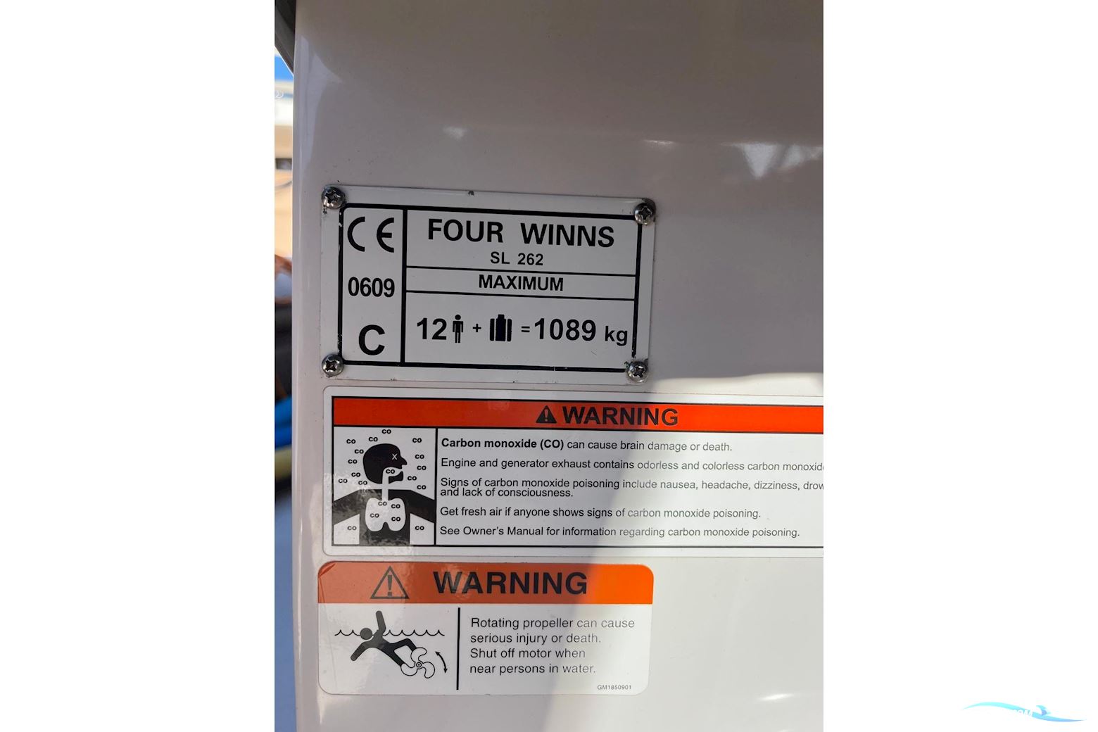 Four Winns SL262