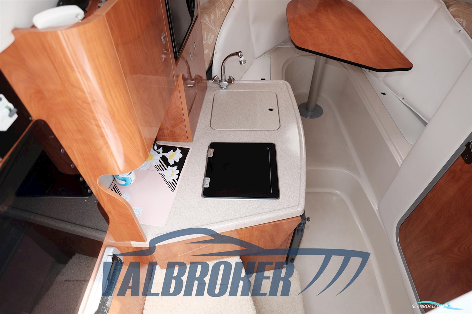 Four Winns Vista 268