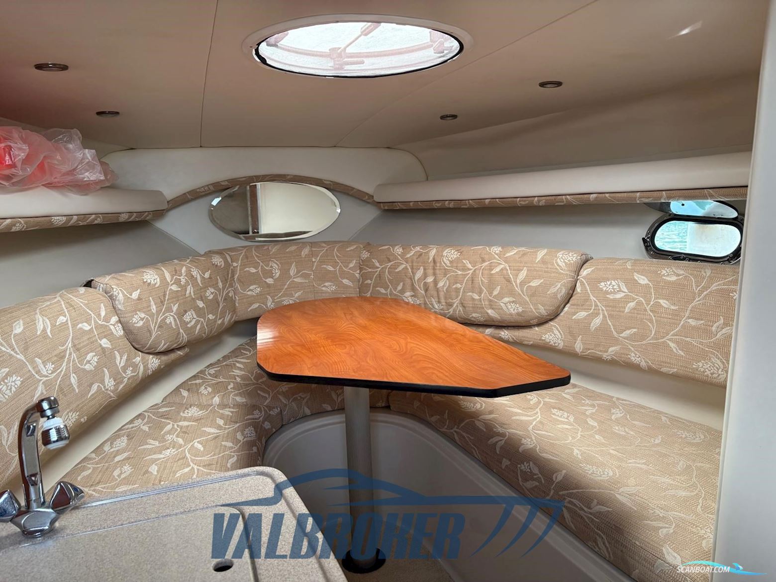 Four Winns Vista 268