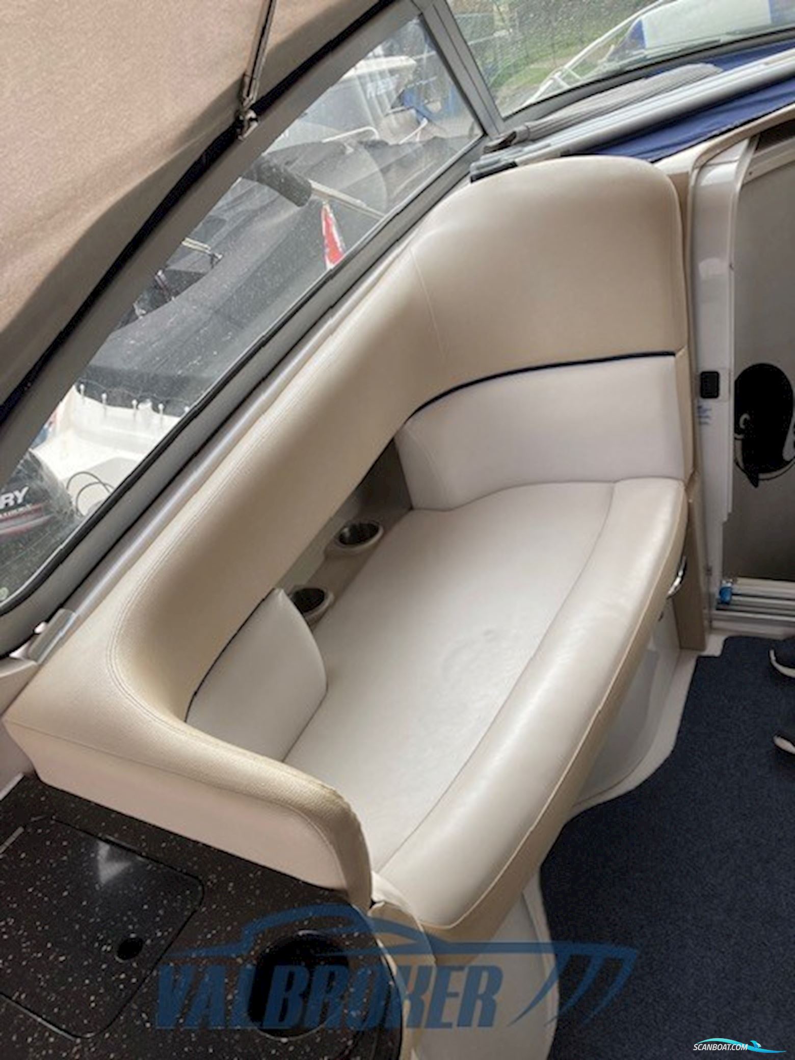 Four Winns Vista 288