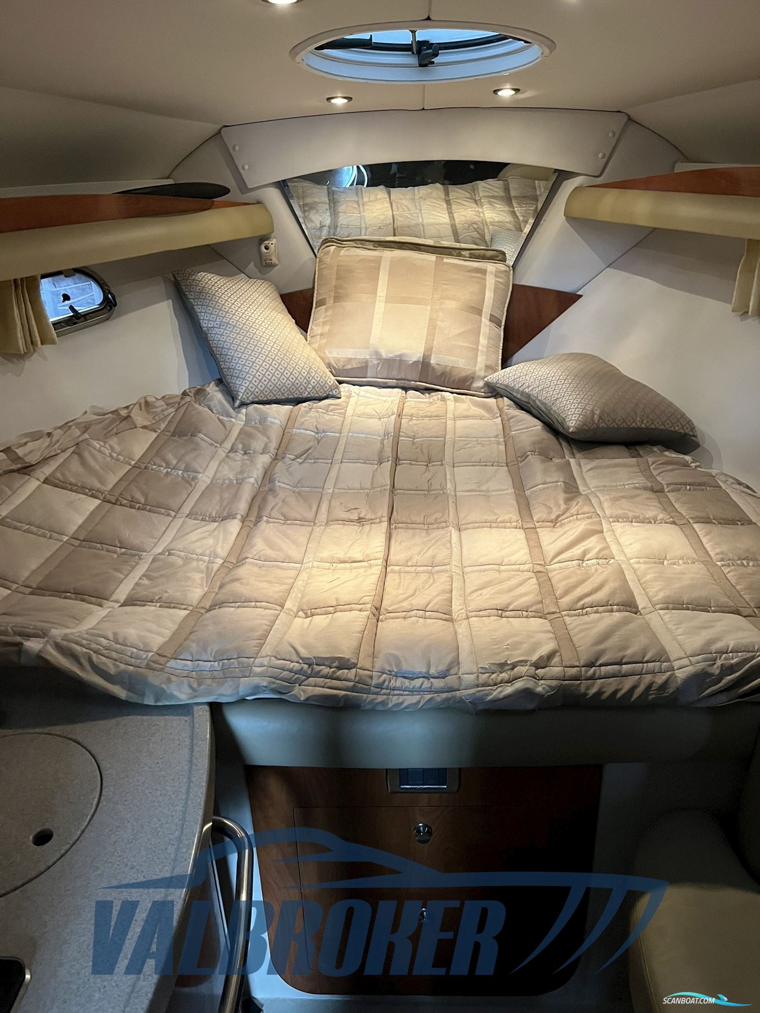 Four Winns Vista 288