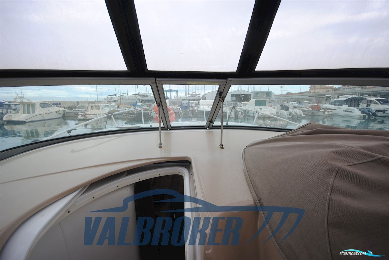 Four Winns Vista 288