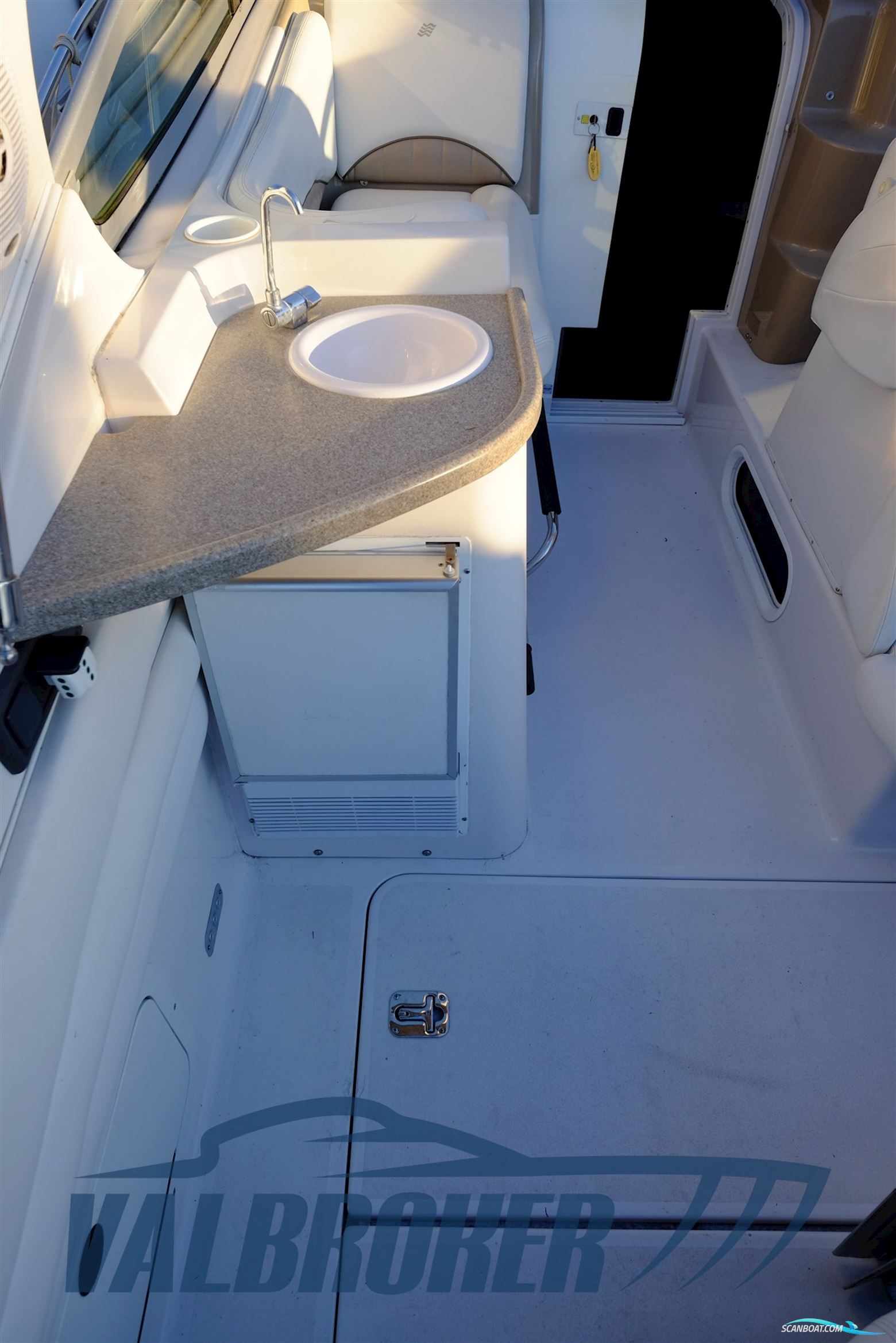 Four Winns Vista 328