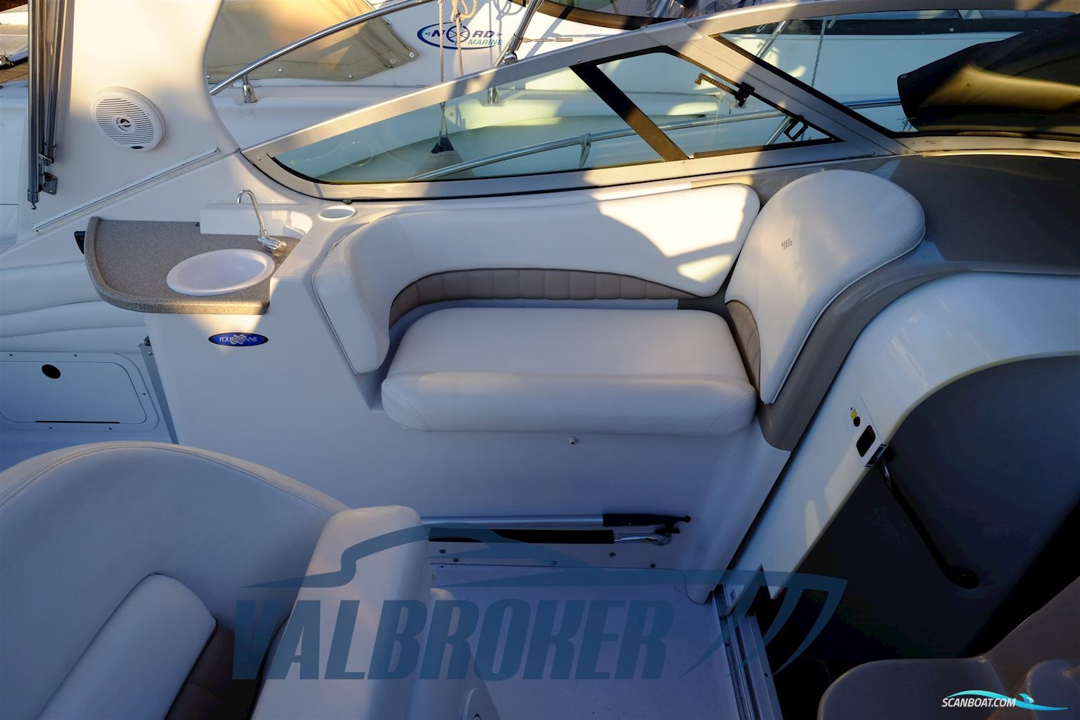 Four Winns Vista 328