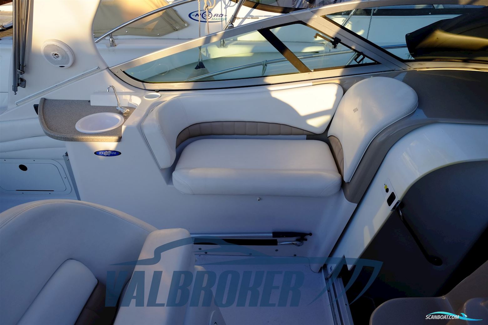 Four Winns Vista 328