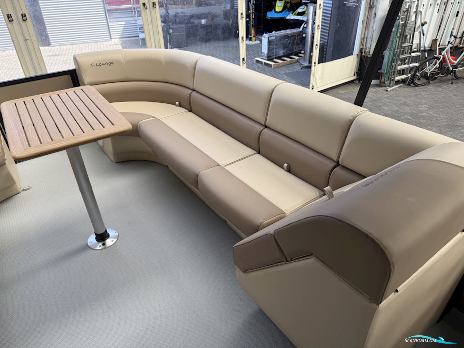 Funcruiser Pontoon 650 - NIEUW