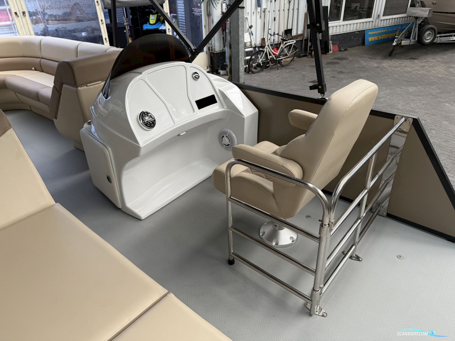 Funcruiser Pontoon 650 - NIEUW