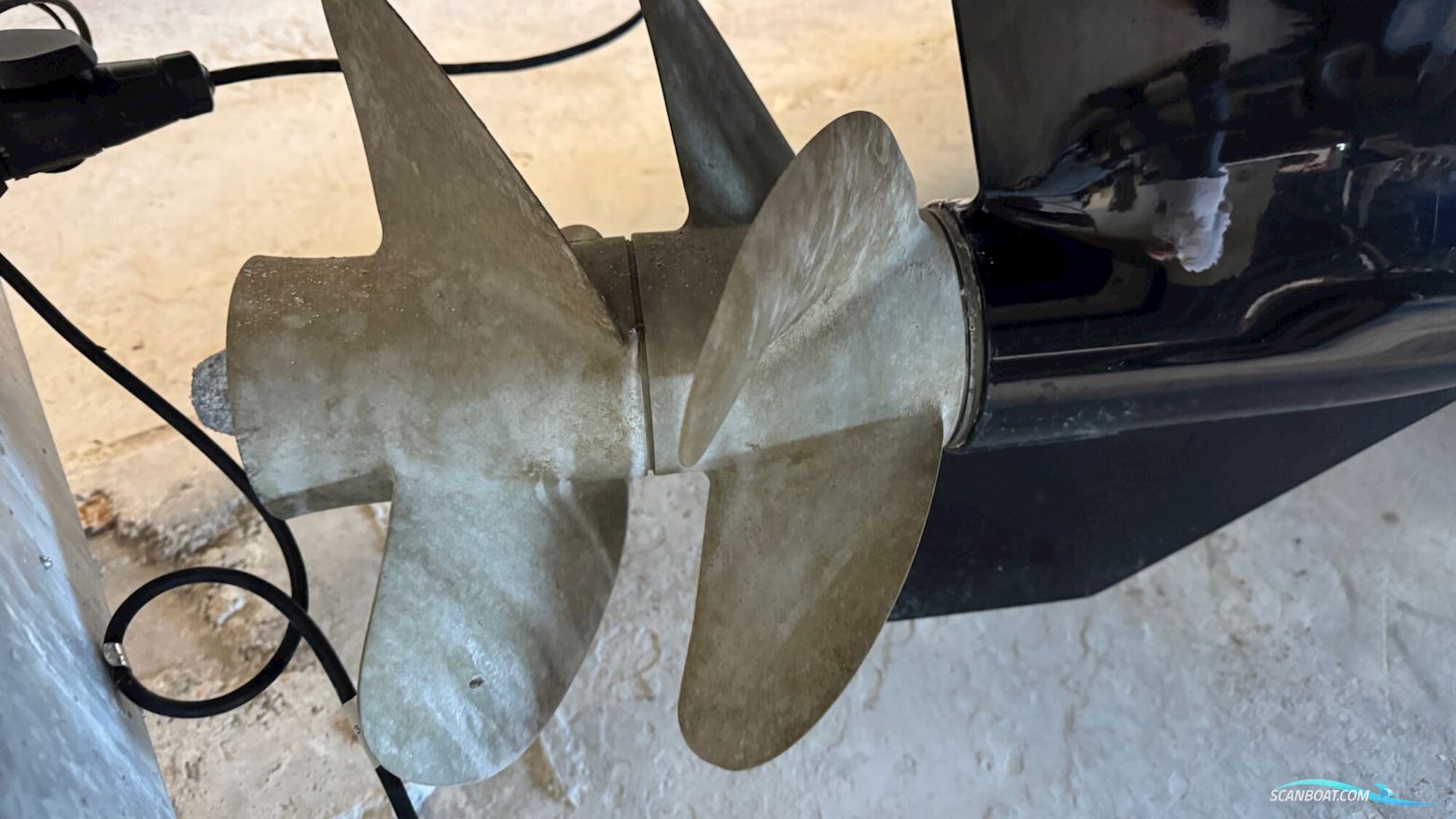 Futuro ZX-20L Tender