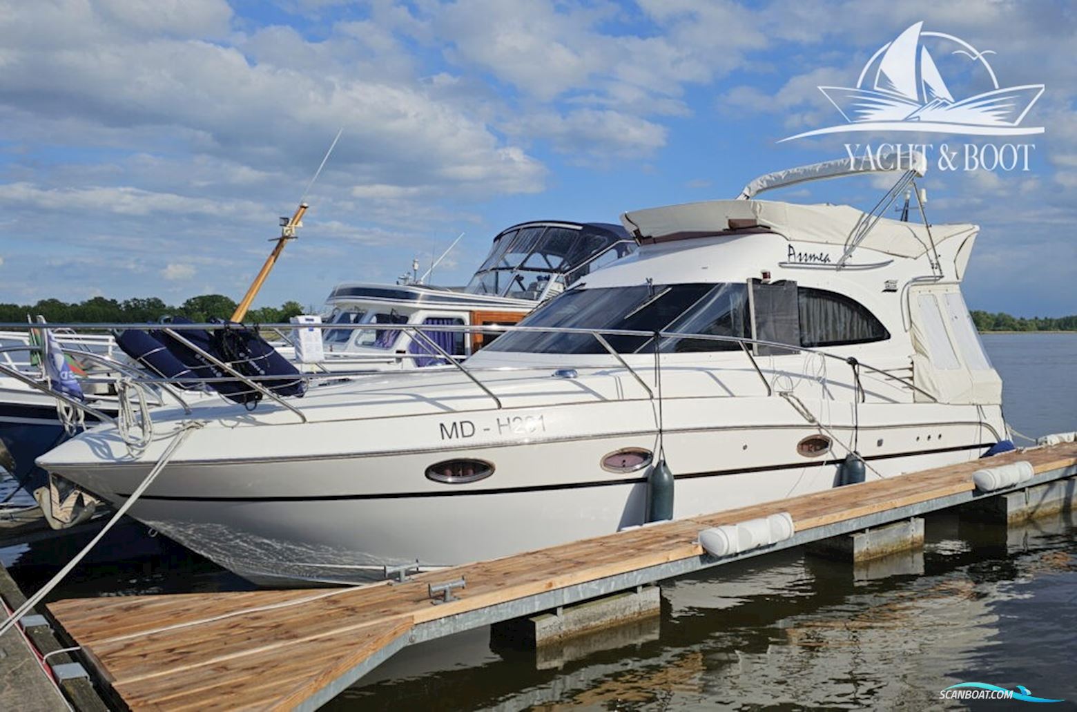 Galeon 330 Fly