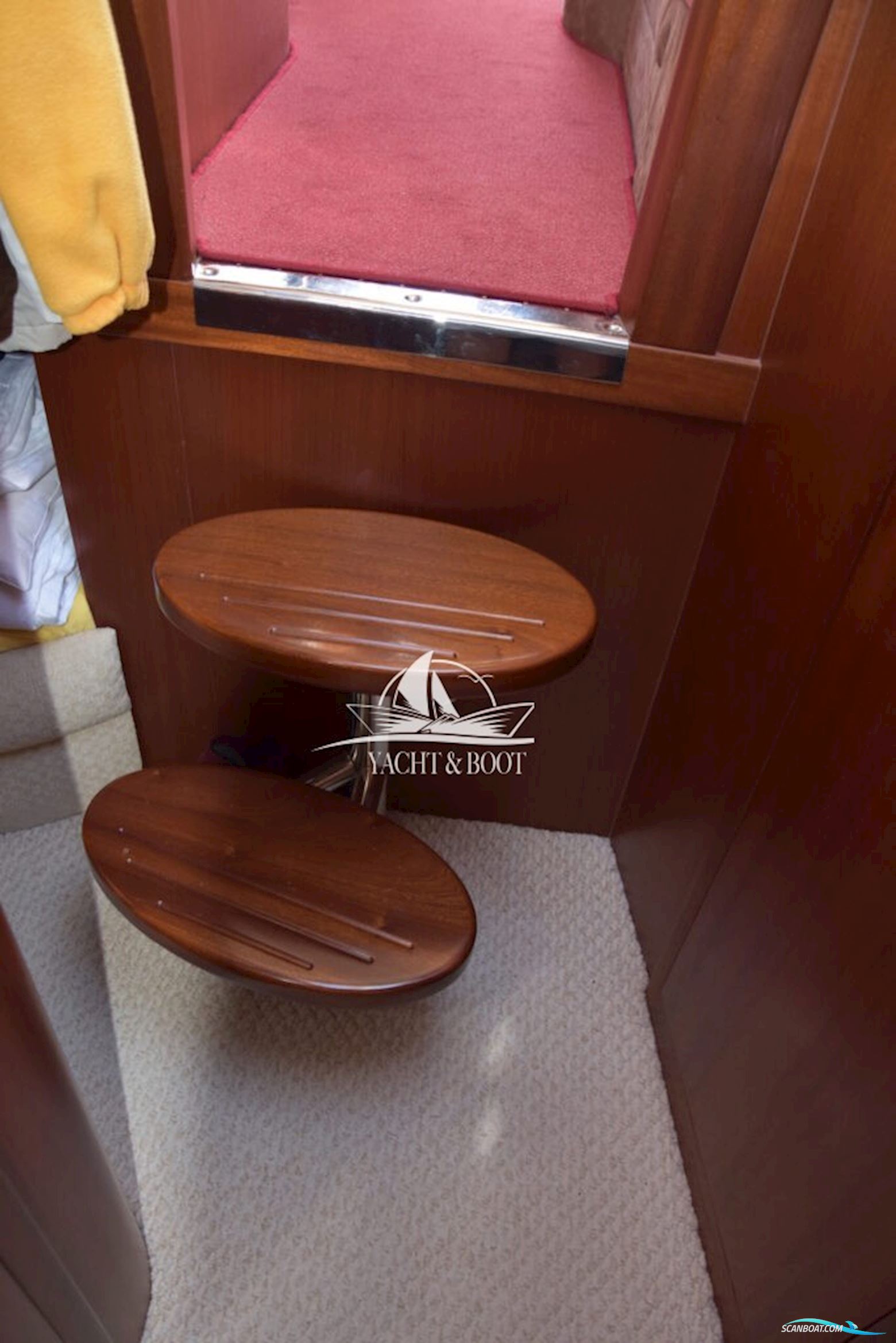 Galeon 330 Fly