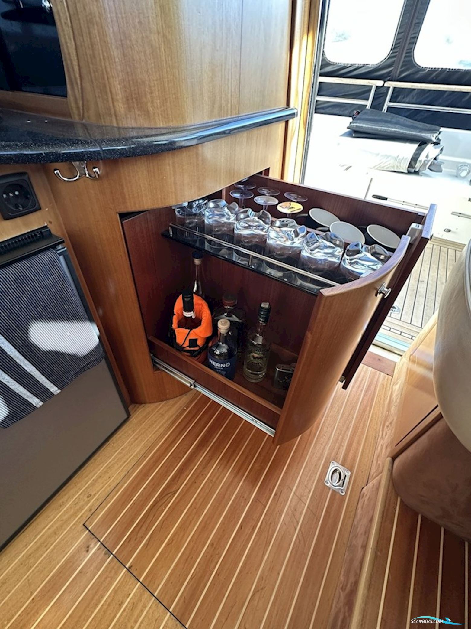 Galeon 330 Fly