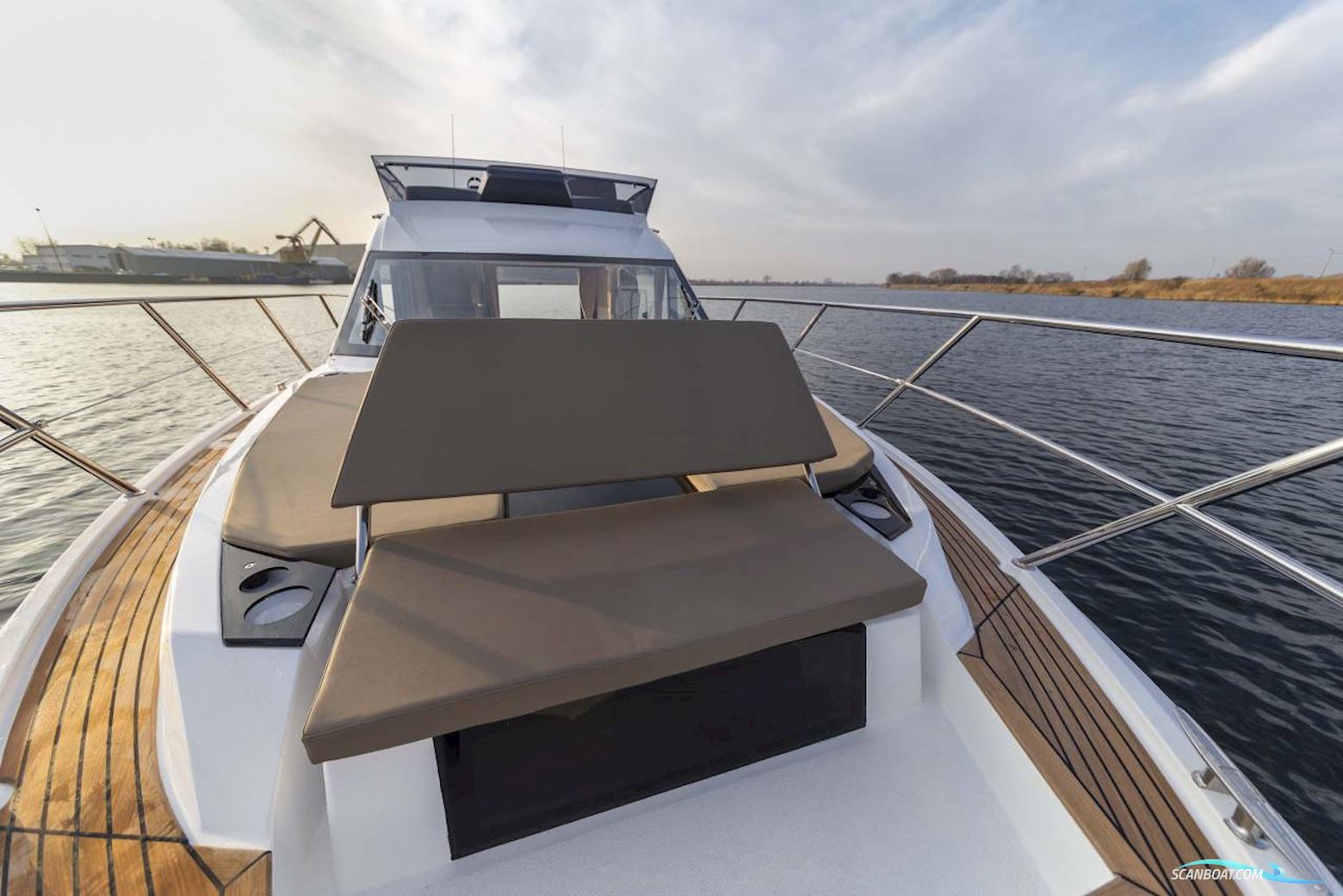 Galeon 360 FLY