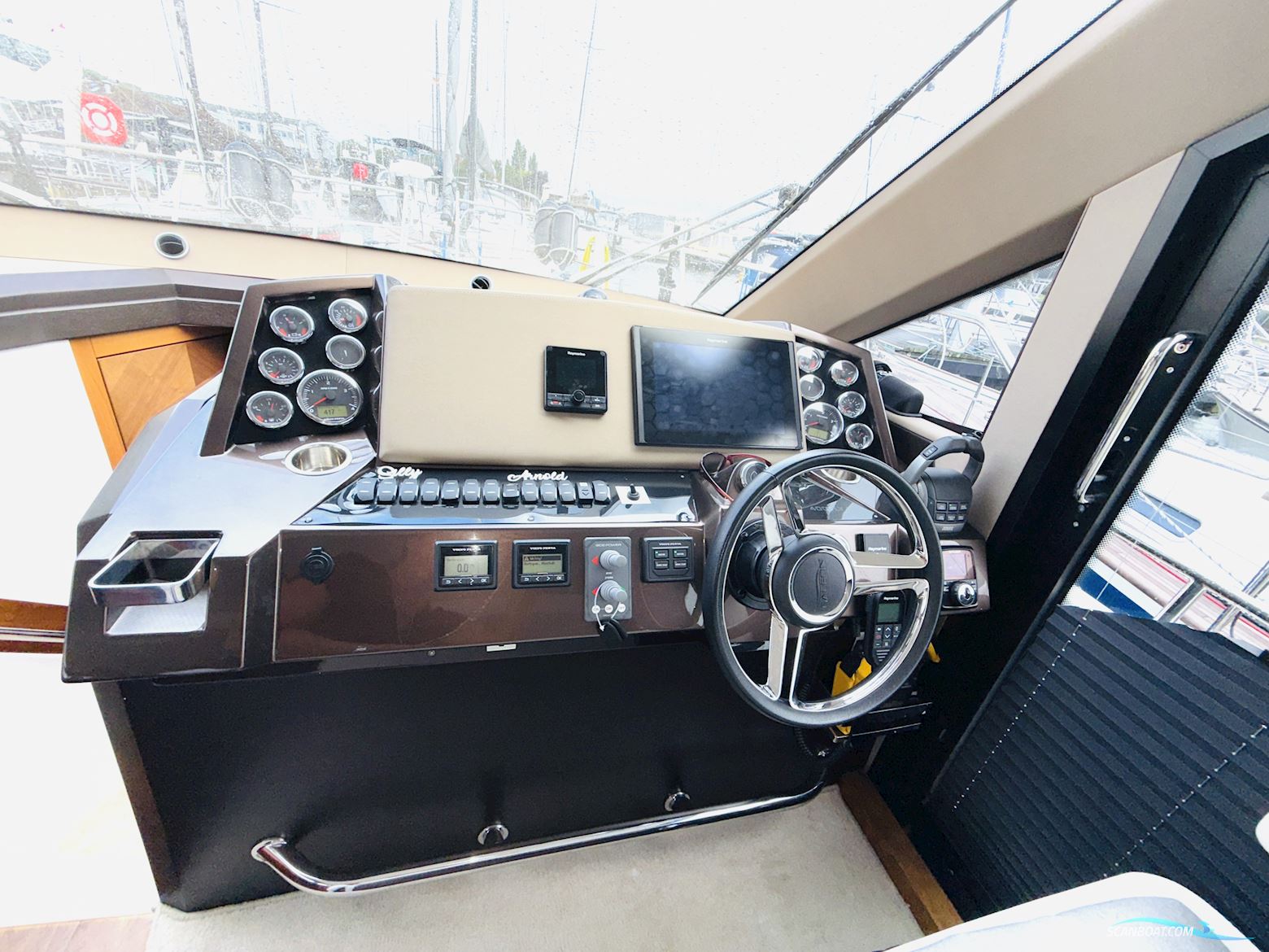 Galeon 400 Fly