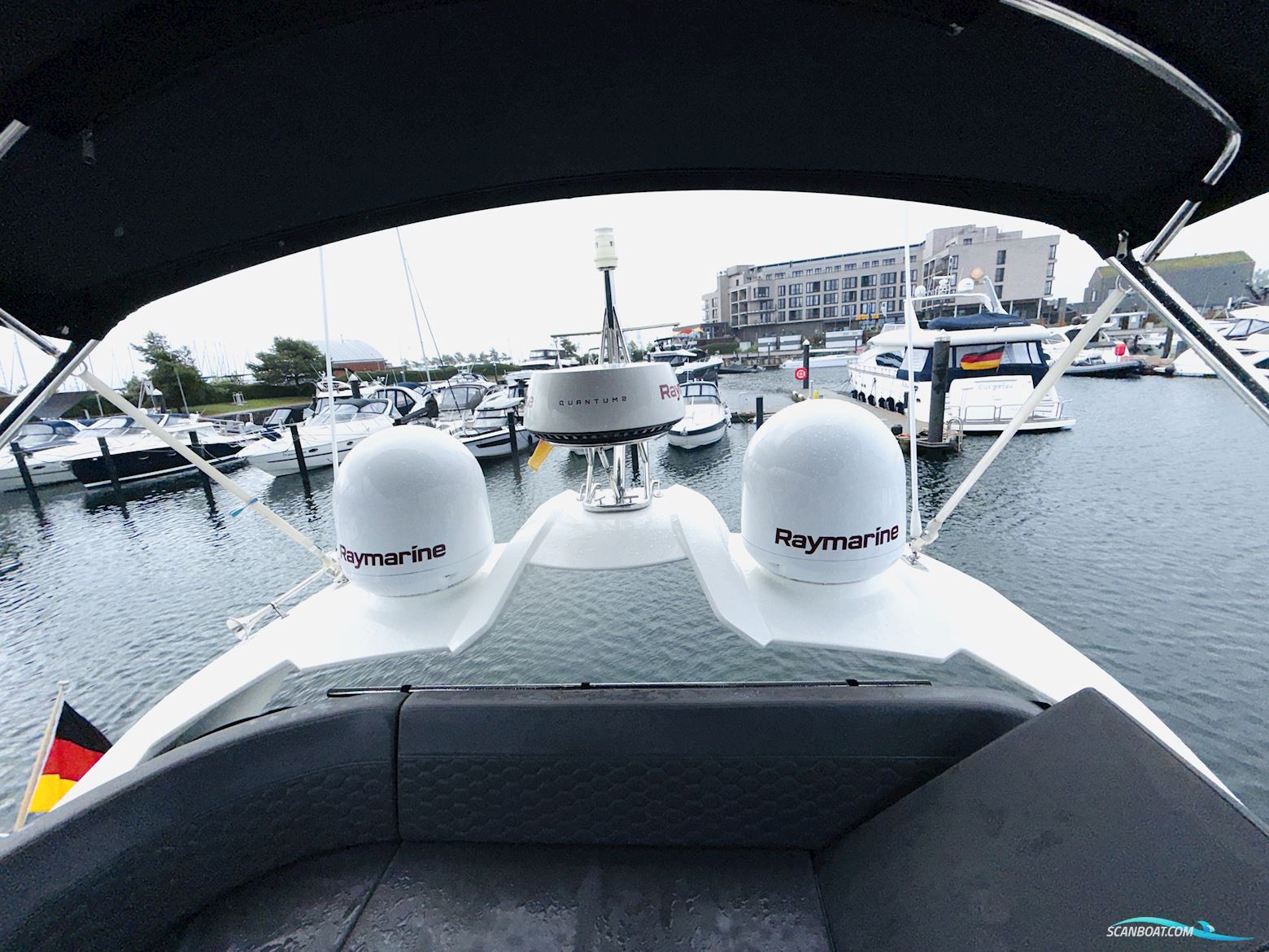 Galeon 400 Fly