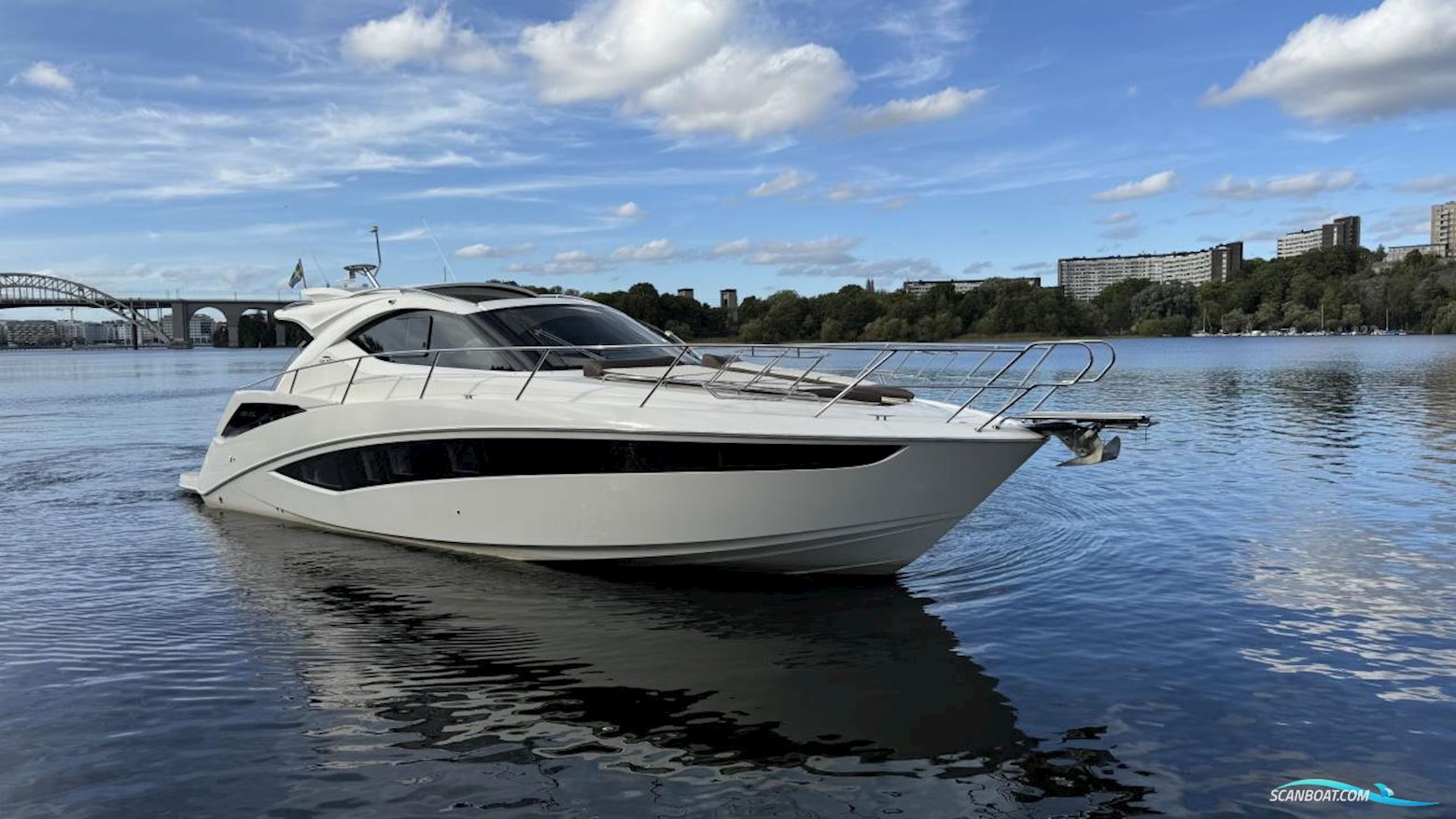 Galeon 405 Htl Motorbåt 2015, med 2x Volvo Penta D4 300 Ca 550h motor, Sverige