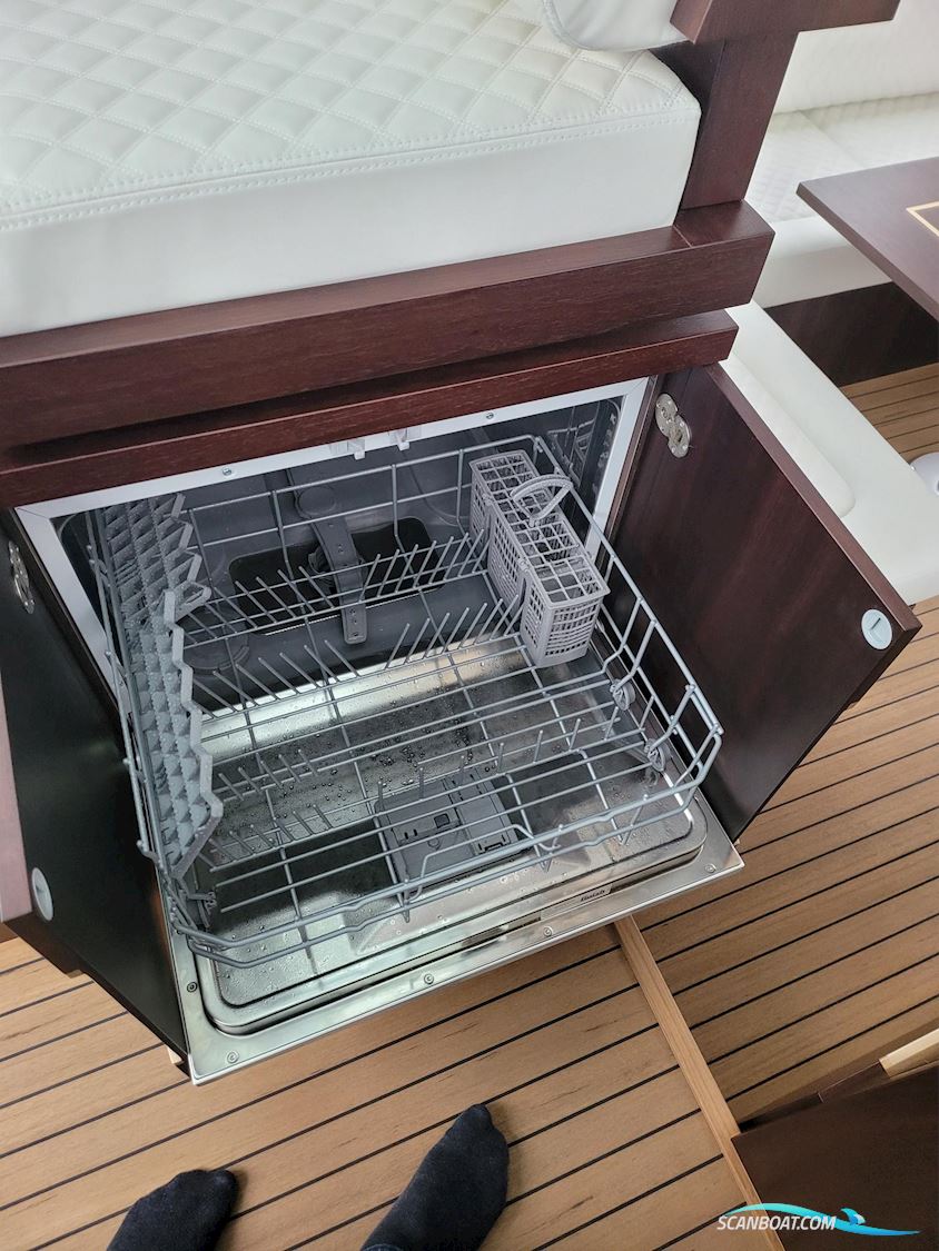 Galeon 430 Sky
