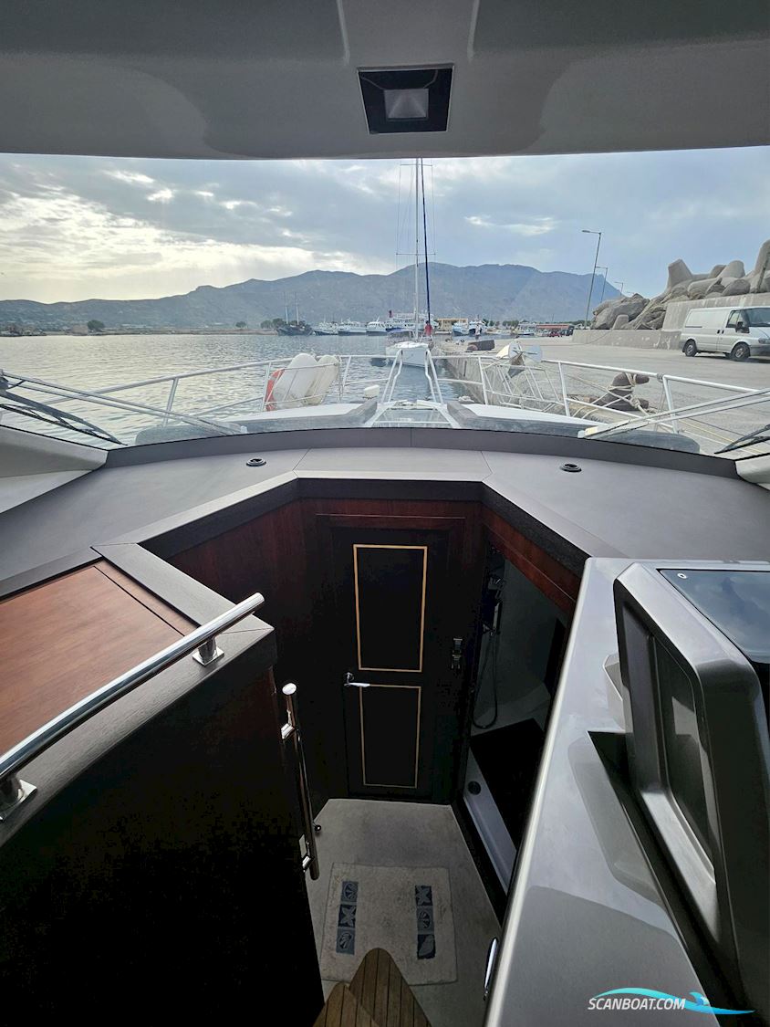 Galeon 430 Sky