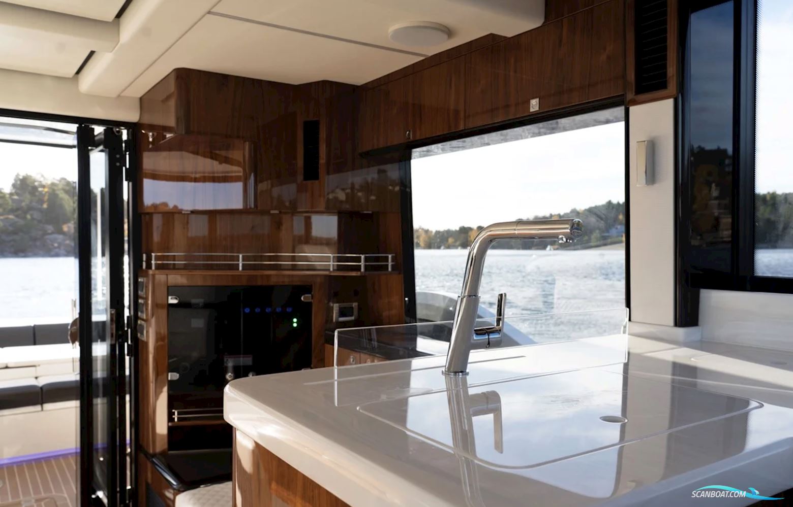 Galeon 440 Fly