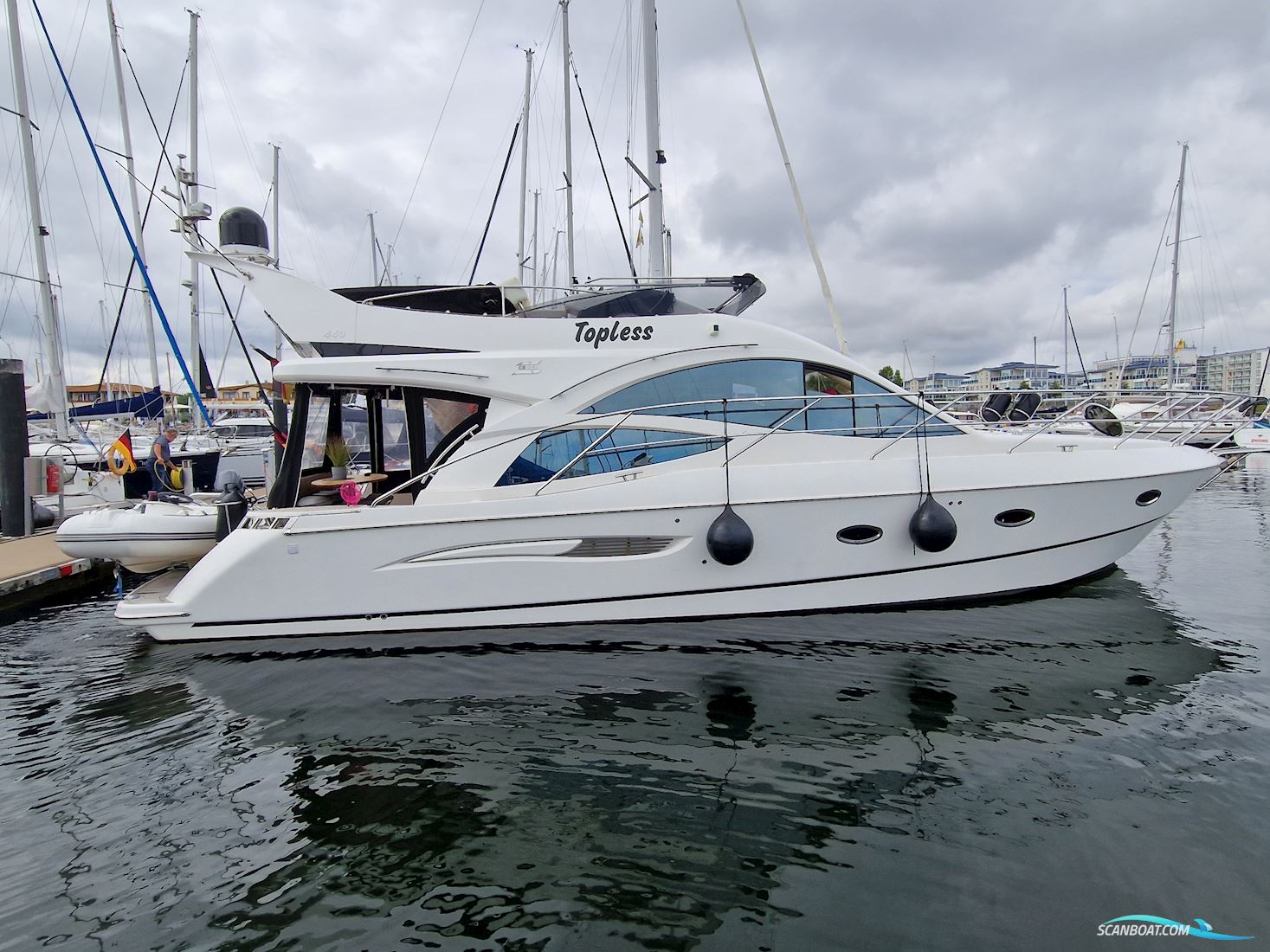 Galeon 440 Fly