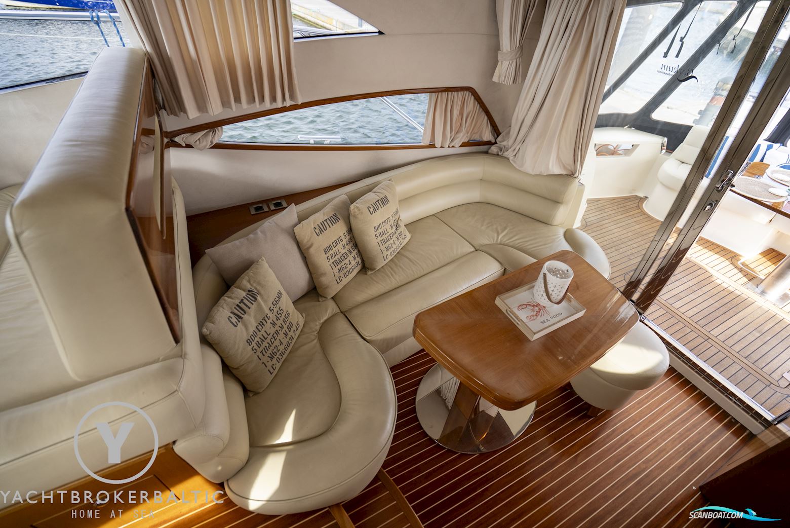 Galeon 440 fly