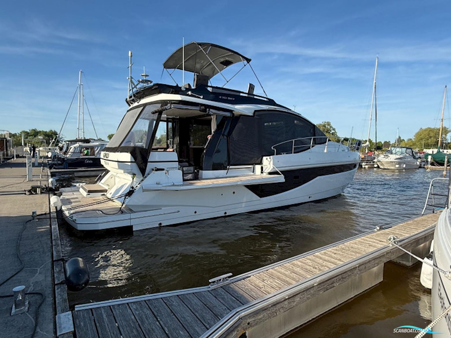 Galeon 470 Sky