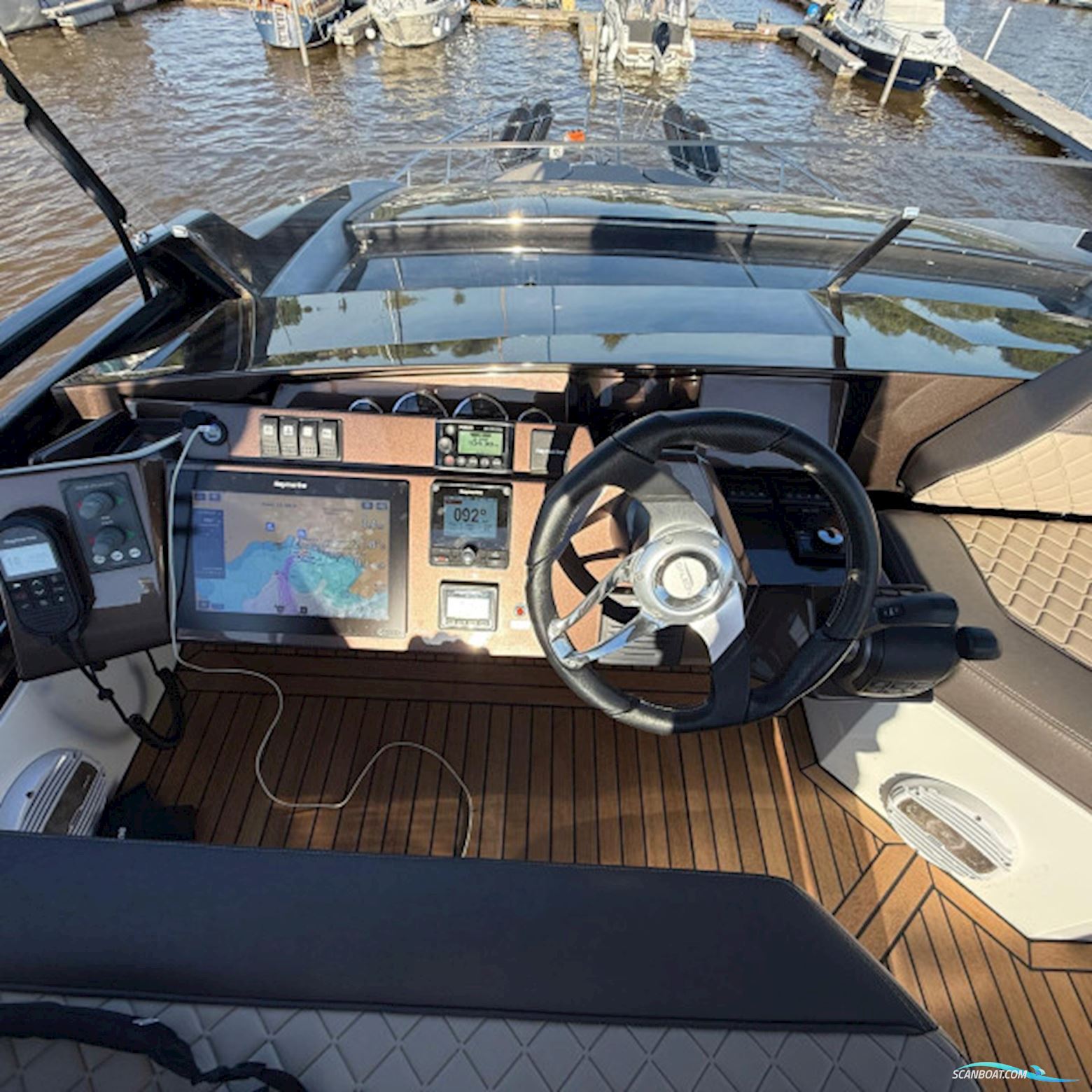Galeon 470 Sky