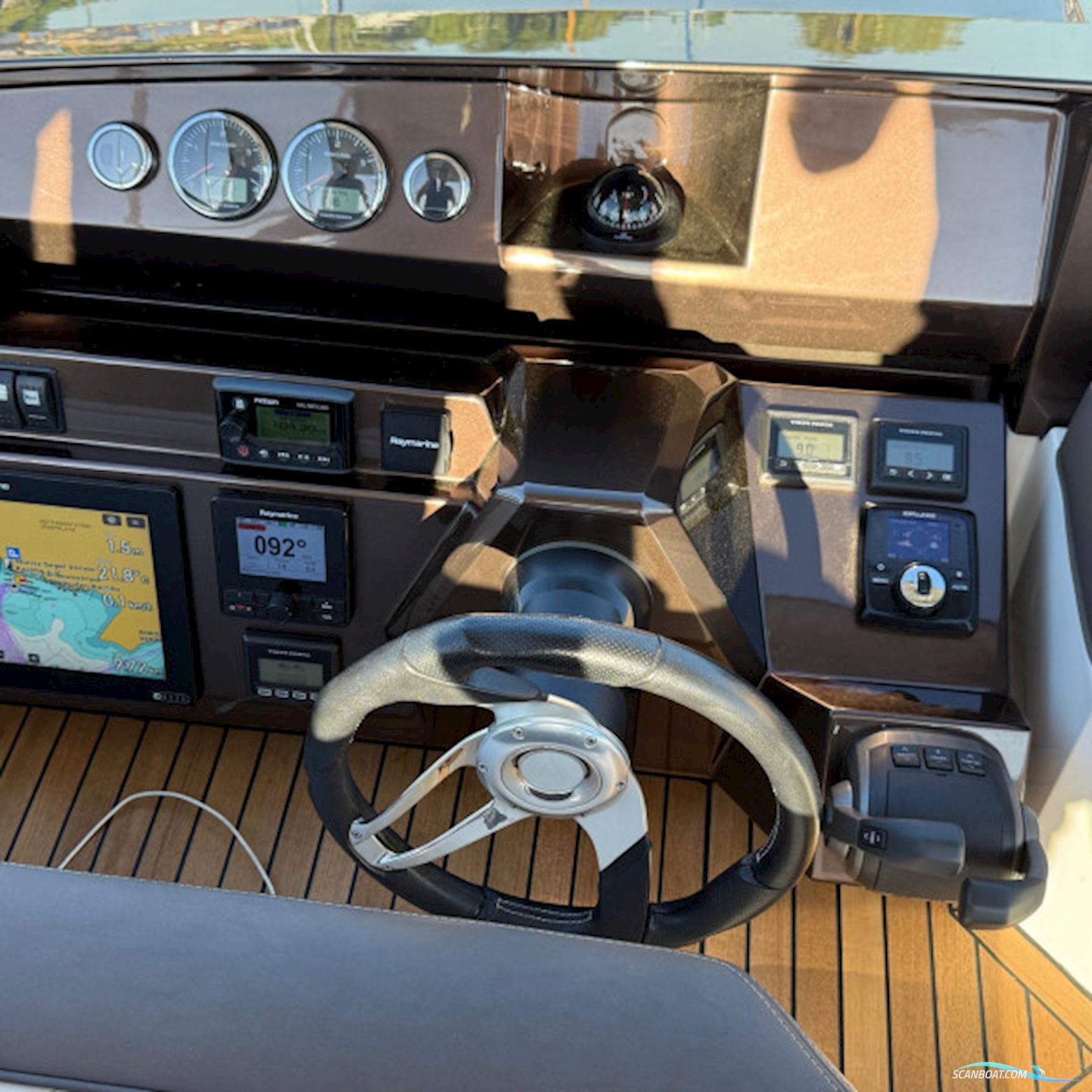 Galeon 470 Sky