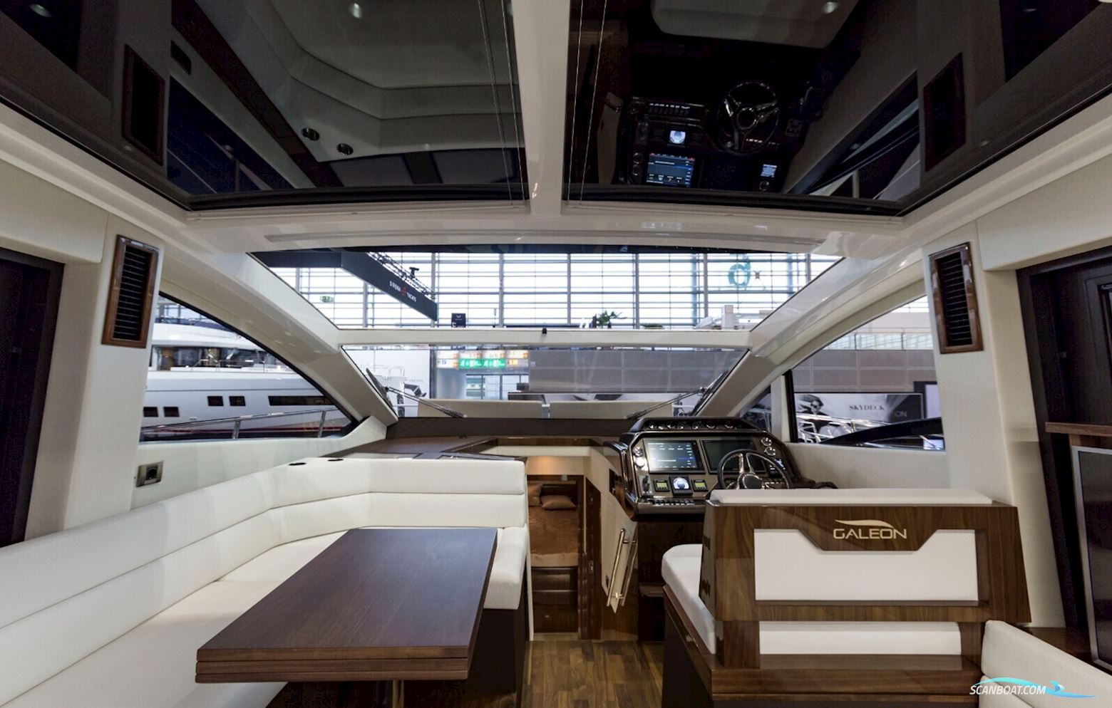 Galeon 470 Skydeck