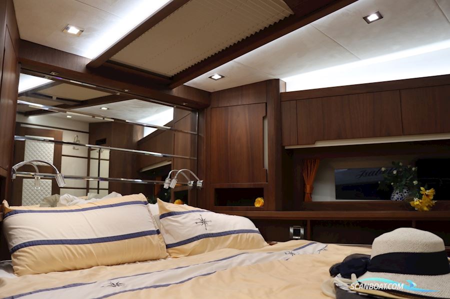 Galeon 560 Skydeck 
