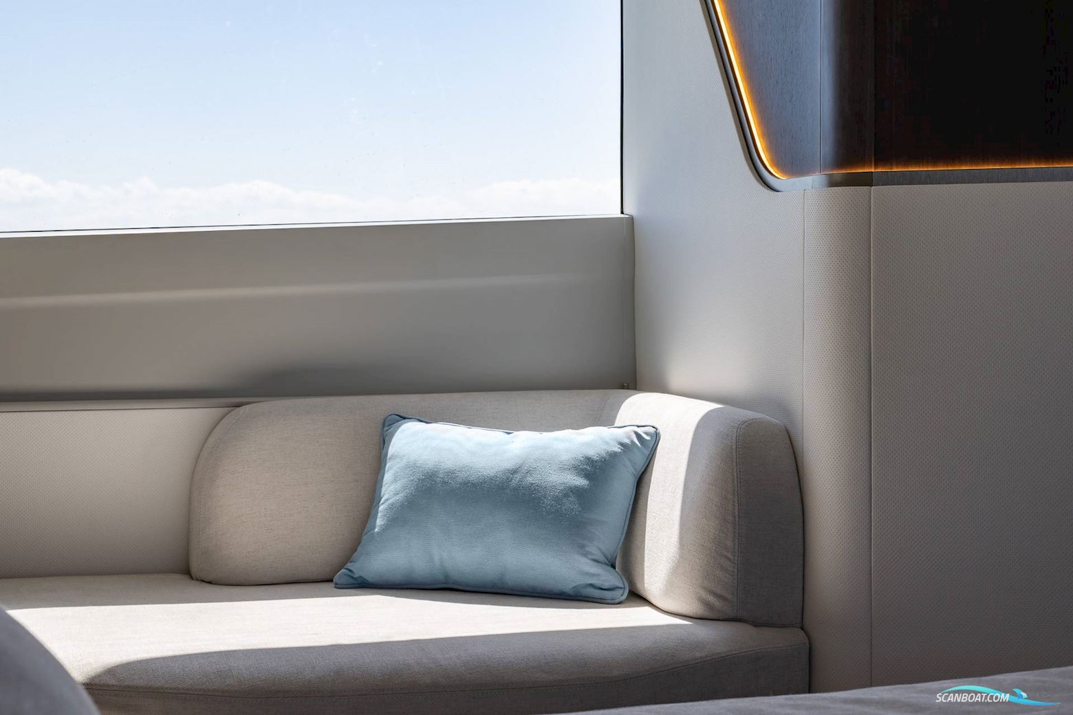 Galeon 570 Sky