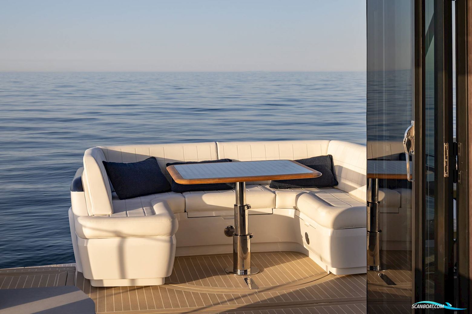 Galeon 570 Sky