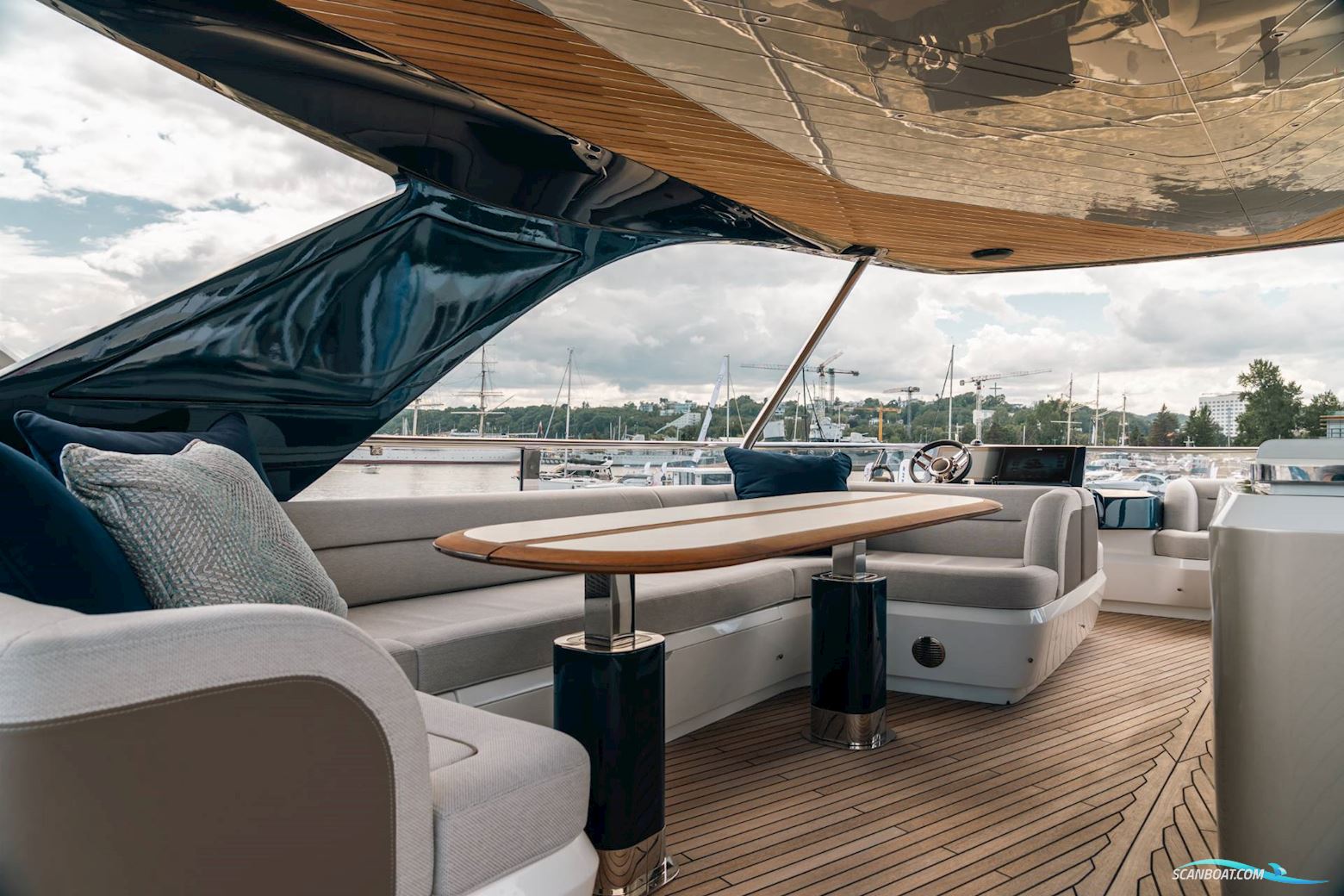 Galeon 620 Fly