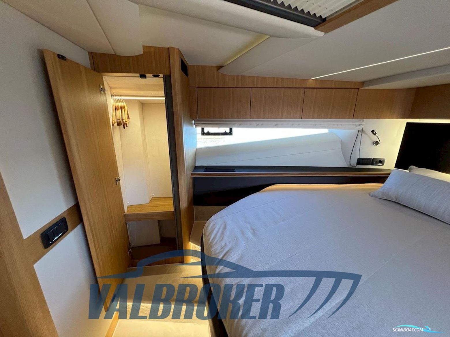 Galeon 680 FLY