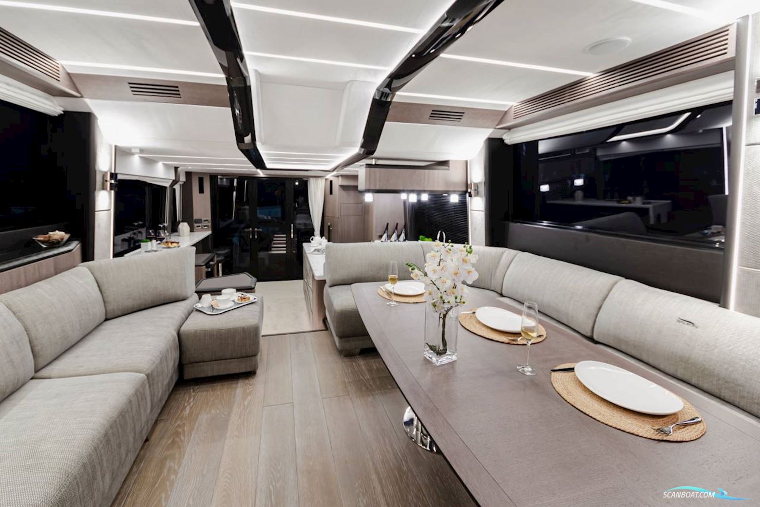 Galeon 680 Fly