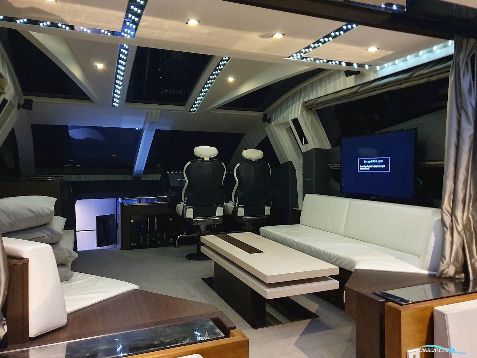 Galeon 700