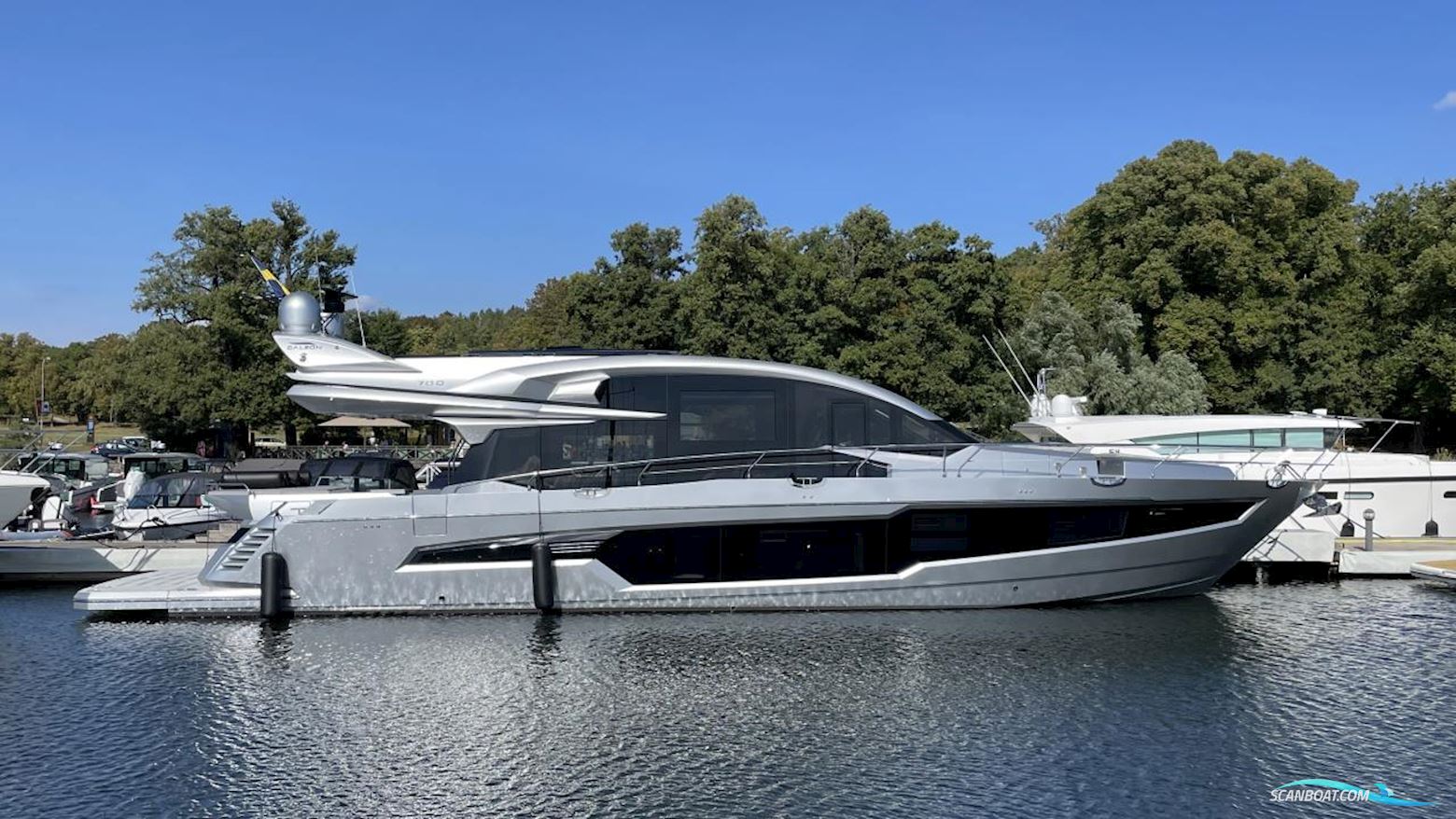 Galeon 700 SKYDECK