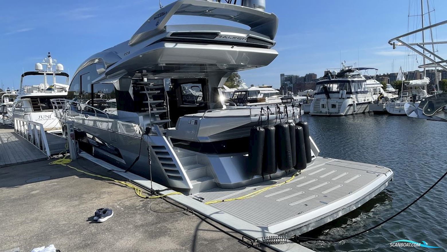 Galeon 700 SKYDECK