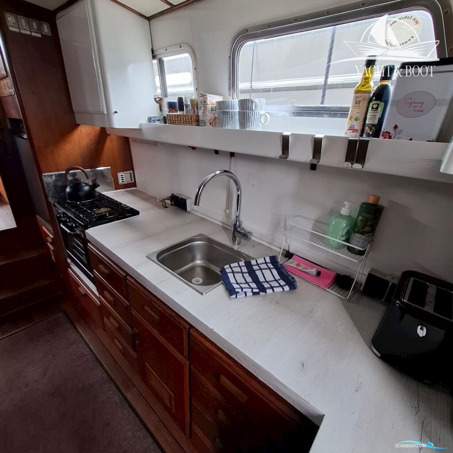 Gladstone Lyall & Co Aquila Queen Trawler 35