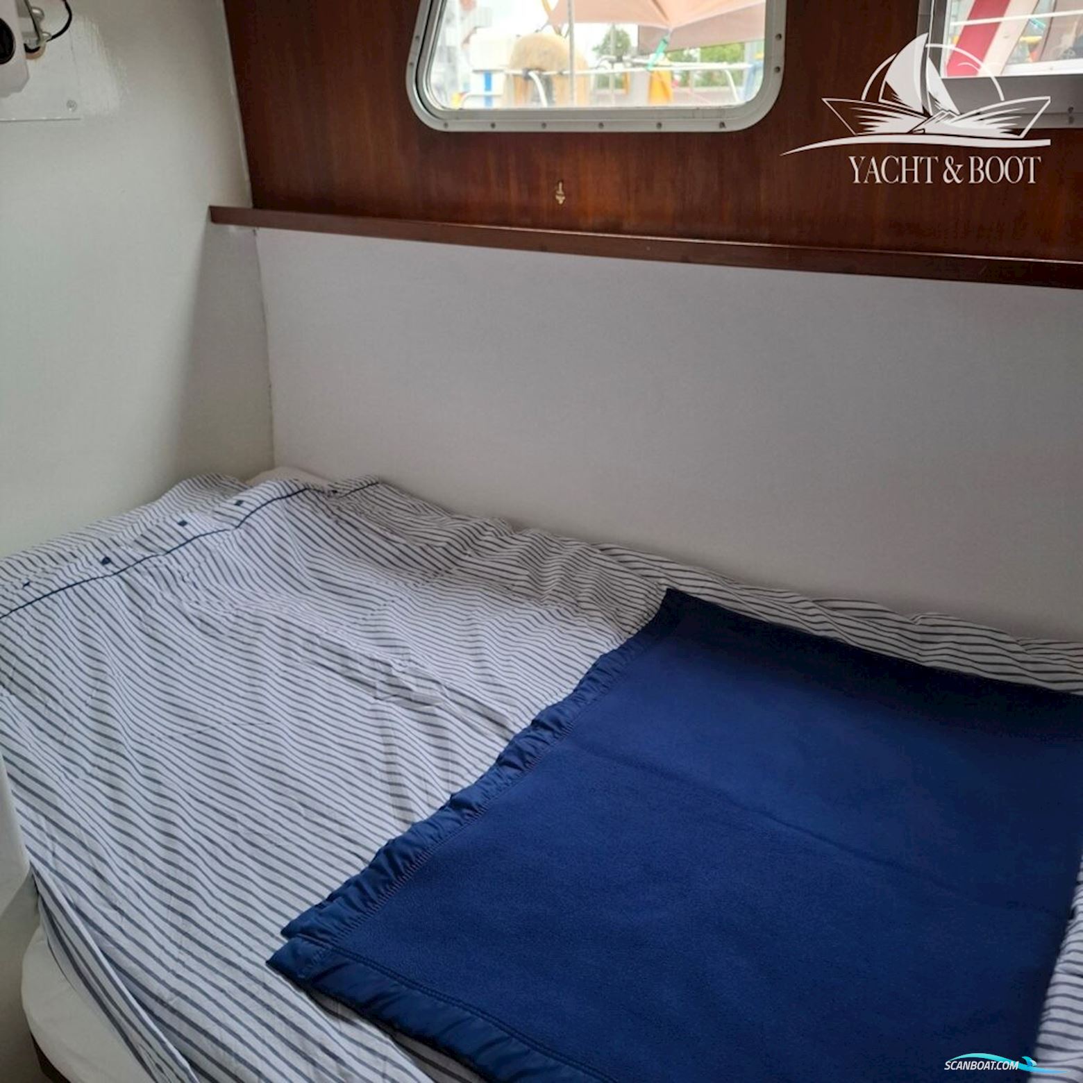 Gladstone Lyall & Co Aquila Queen Trawler 35