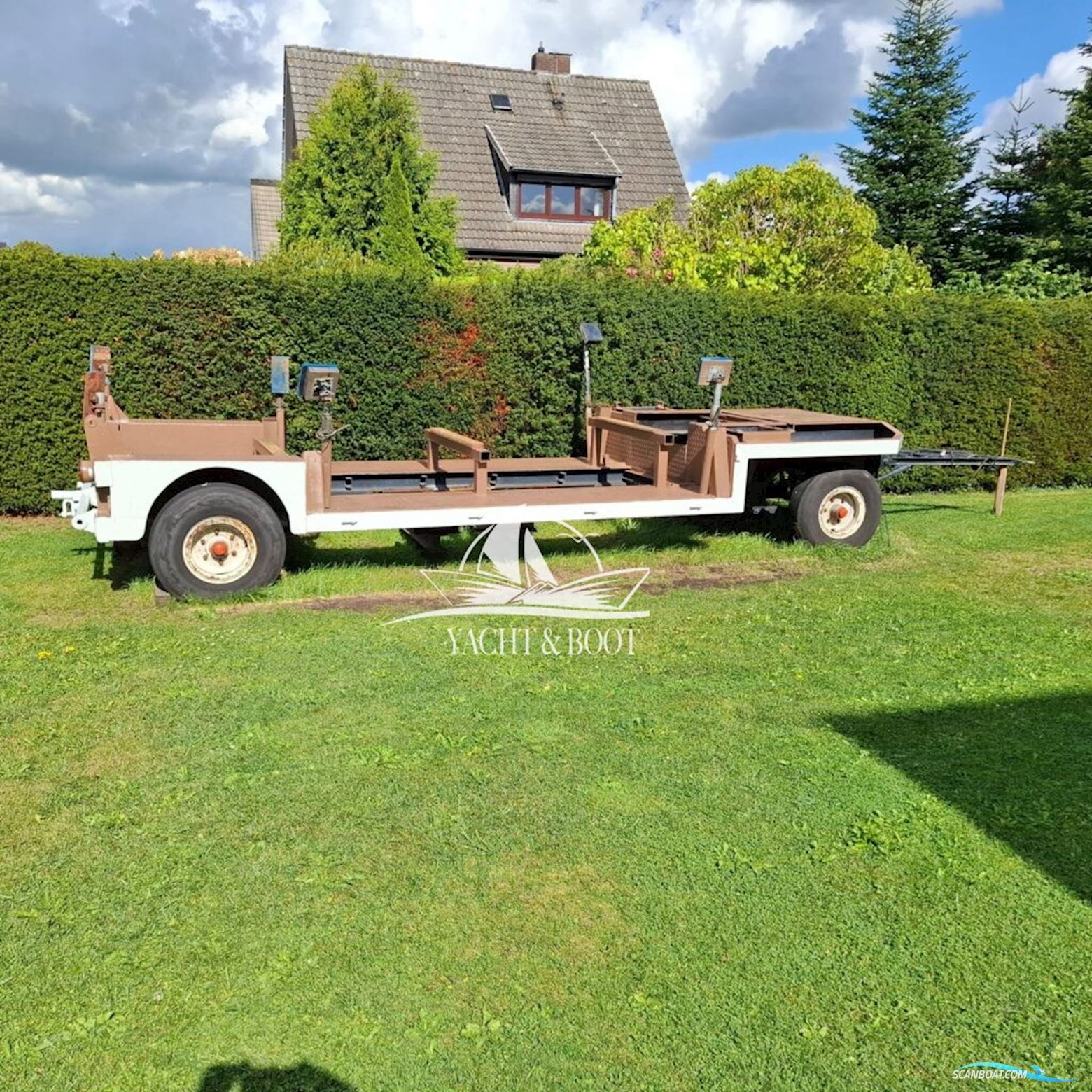 Gladstone Lyall & Co Aquila Queen Trawler 35