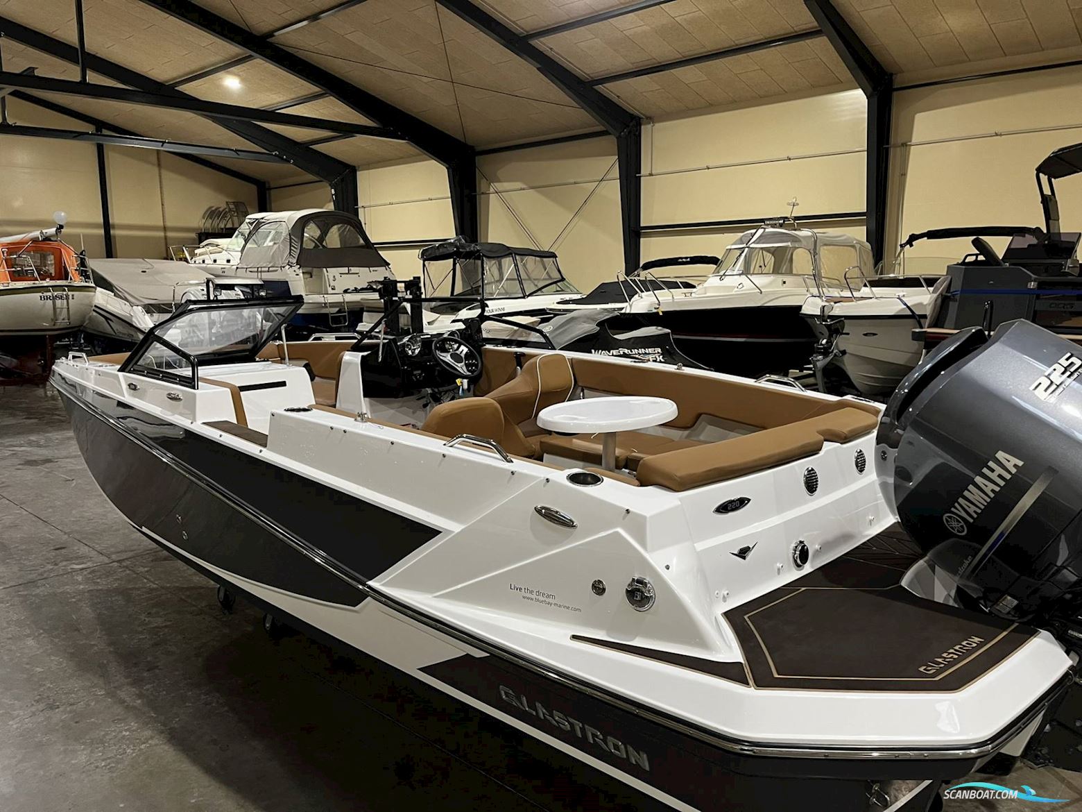 Glastron 220 Gtd - 225 HK Yamaha/Udstyr